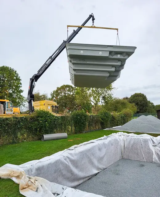 Pose d'une piscine à coque