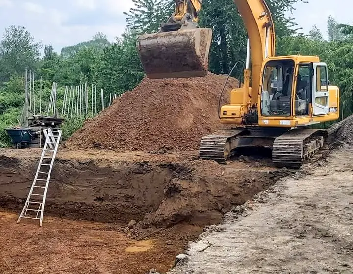 Terrassement avec une pelleteuse