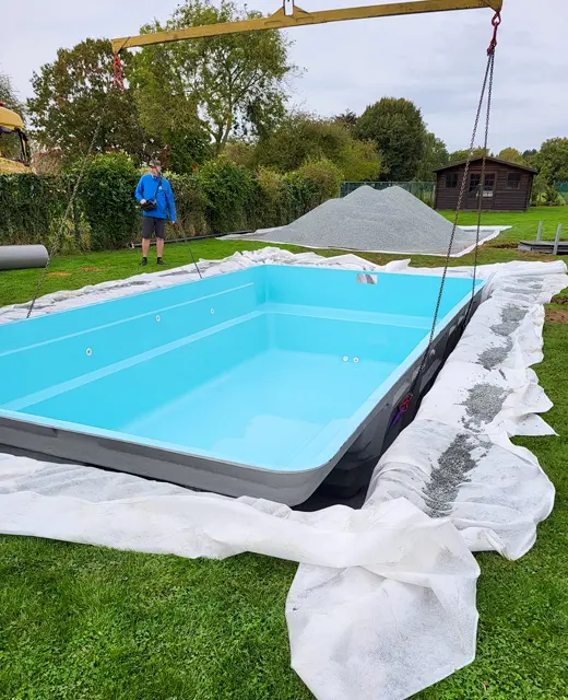 Placement d'une piscine dans un jardin